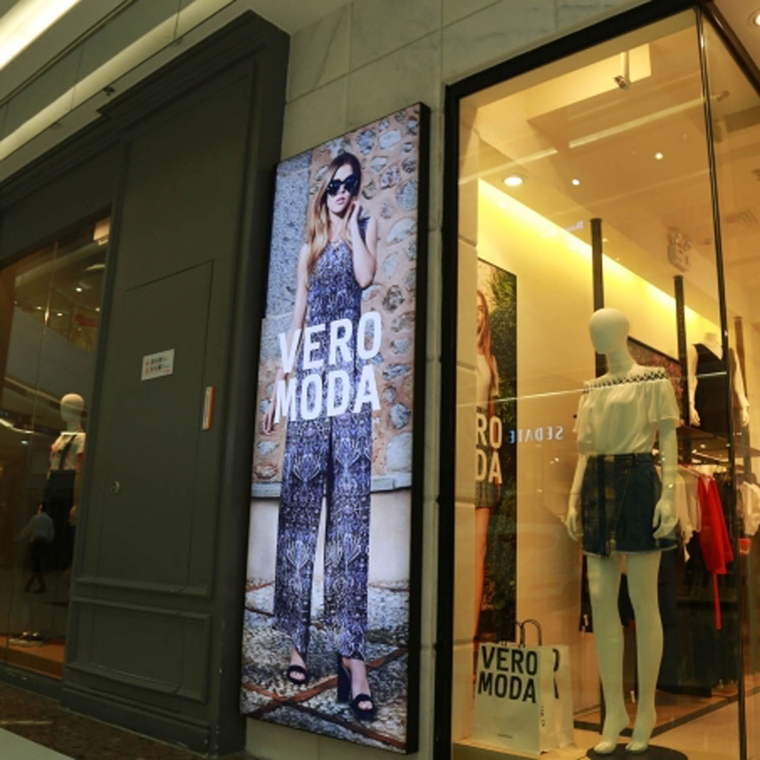 Seismic-Resistant Backlit Directory Signs for Office Towers